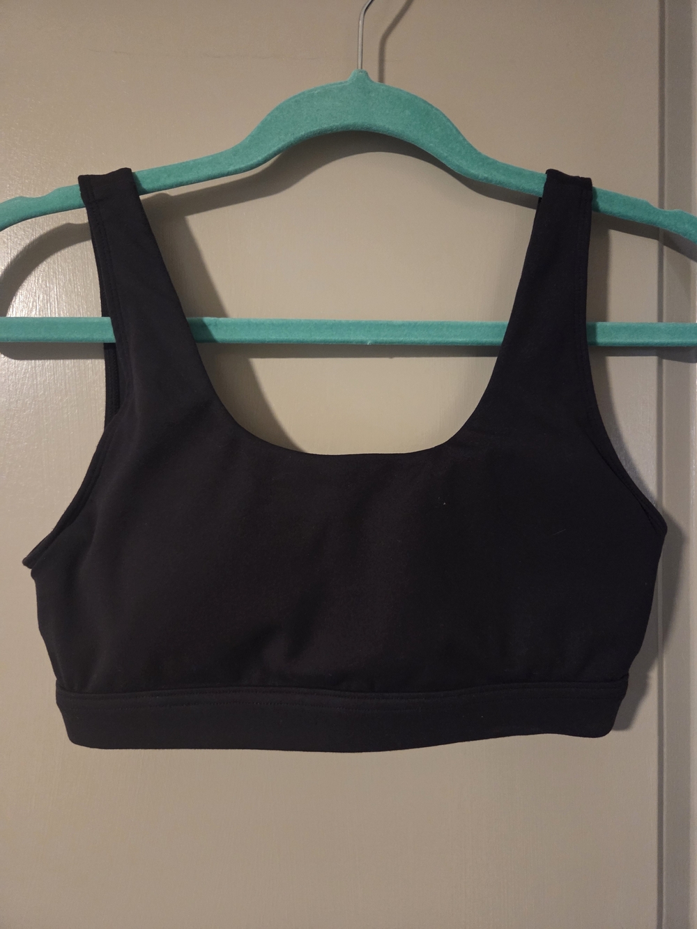 Black Seamless Scoop Neck Bralette Size Medium